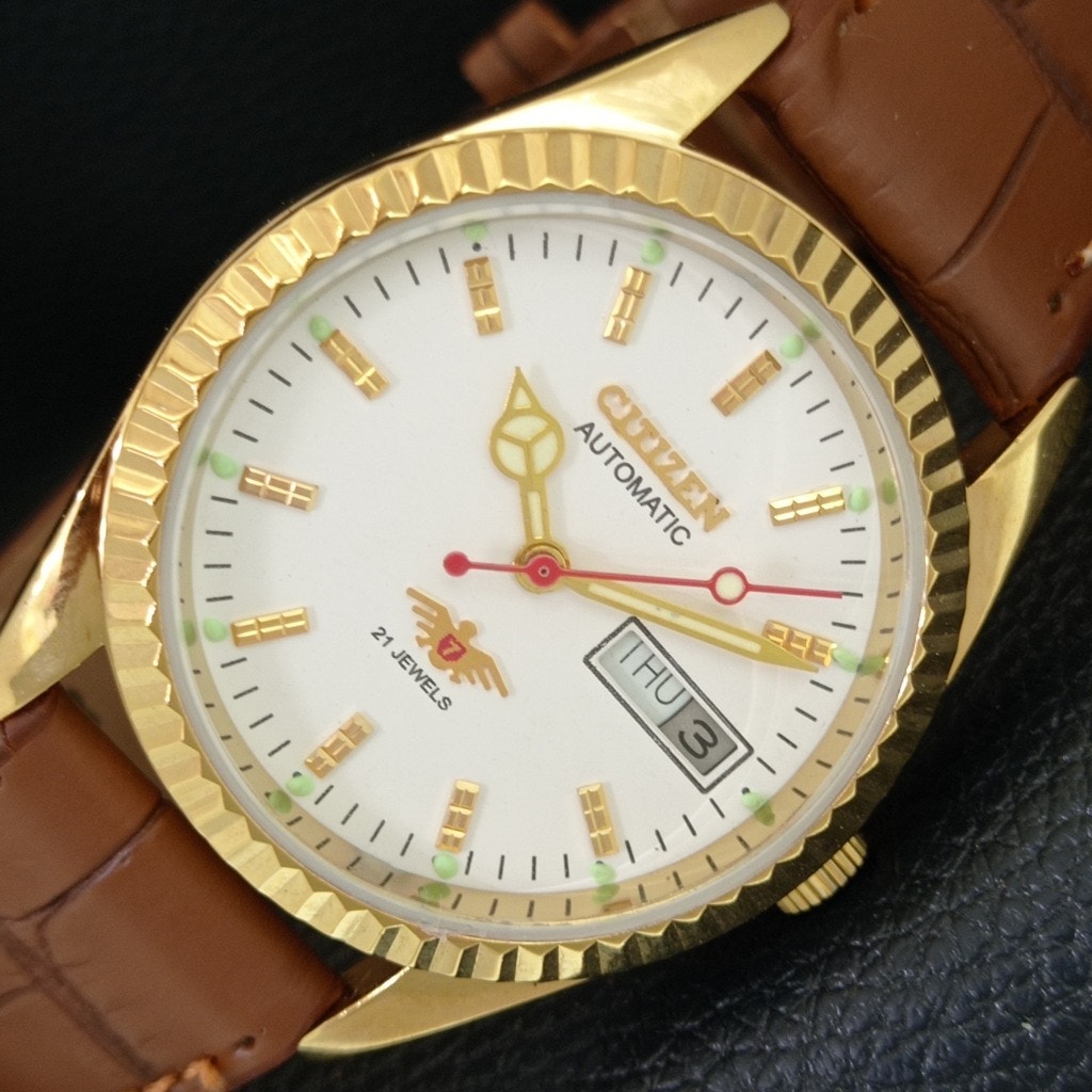 Vintage 1972 Citizen Automatic Mens Gold Watch WDaydate  White Accents